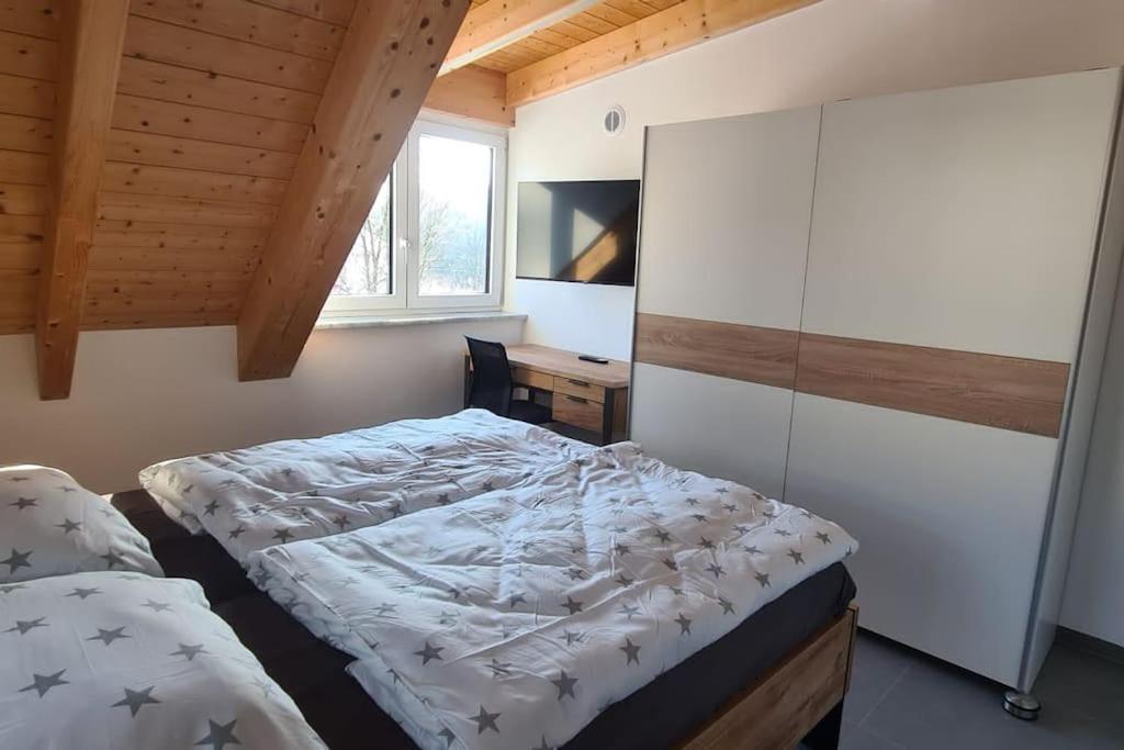 Moderne Ferienunterkunft/Wohnung Burgthann Exteriör bild